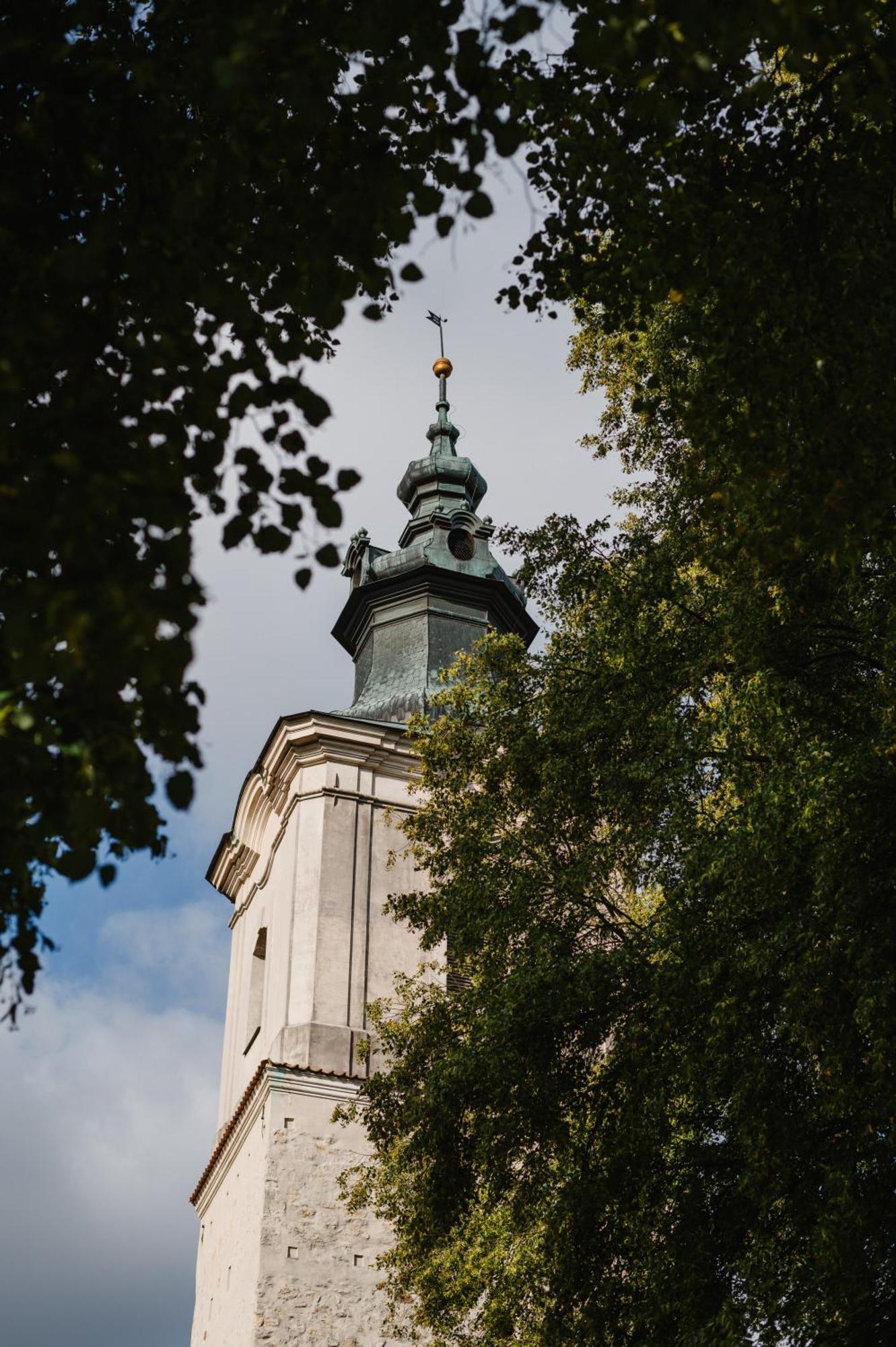 Hotel Podklasztorze Sulejów Exteriör bild